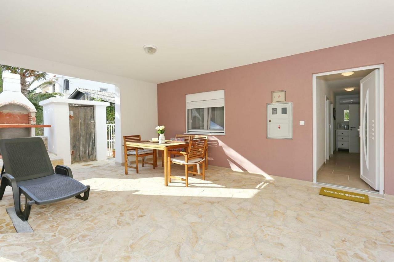Malu Vir Apartment Exterior photo