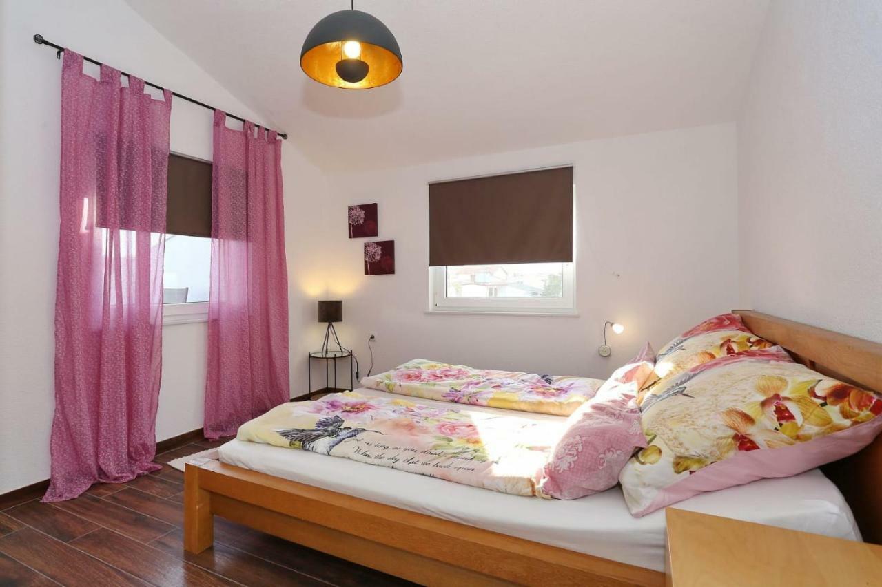 Malu Vir Apartment Exterior photo