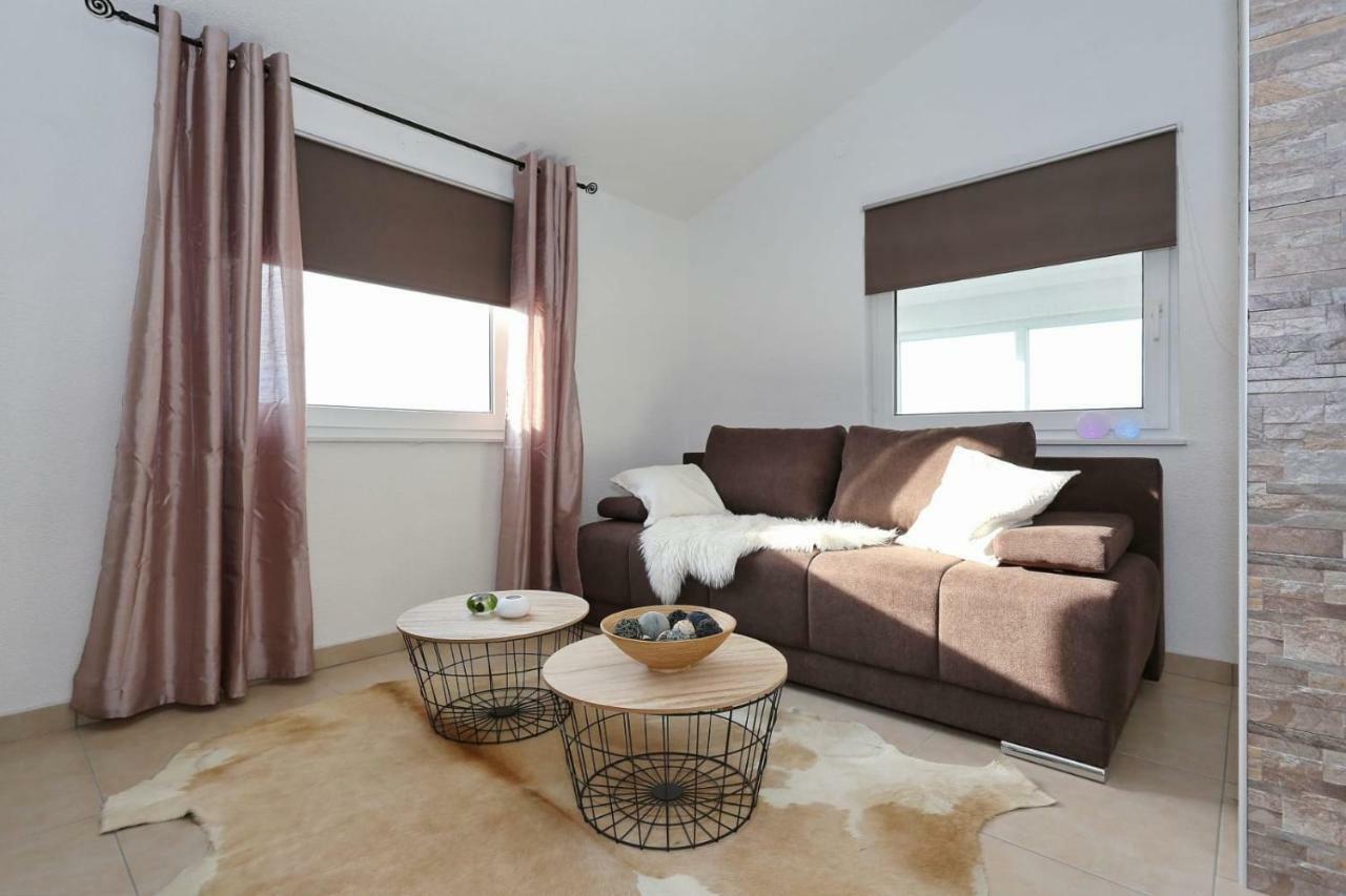 Malu Vir Apartment Exterior photo
